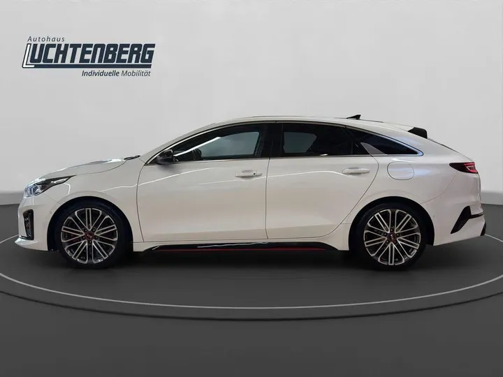 Kia pro cee'd / ProCeed