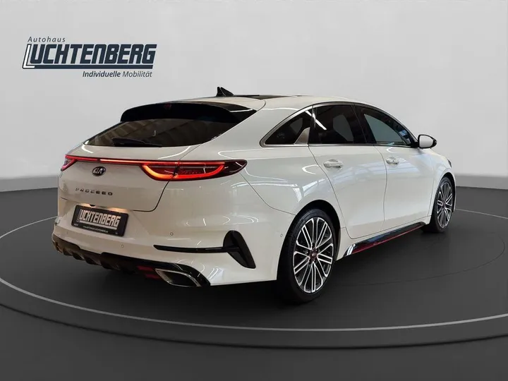 Kia pro cee'd / ProCeed