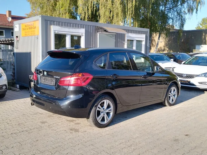 BMW 216