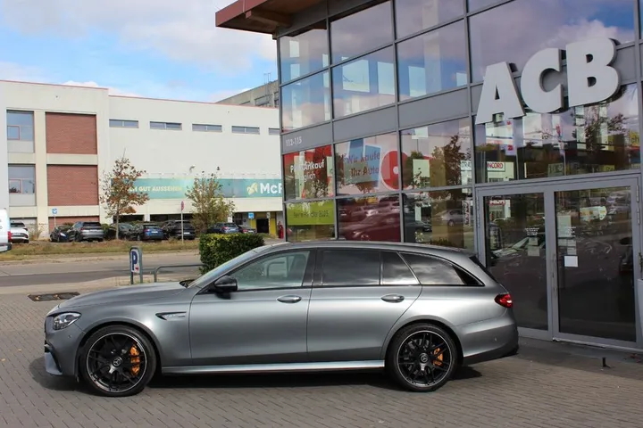 Mercedes-Benz E 63 AMG