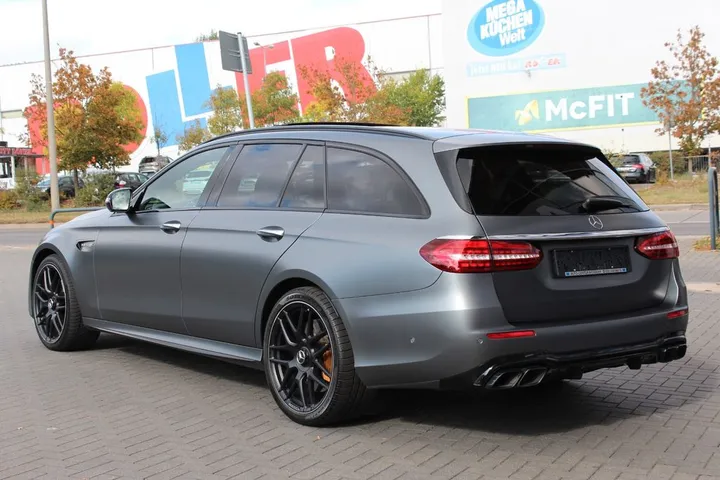 Mercedes-Benz E 63 AMG