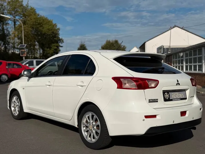 Mitsubishi Lancer