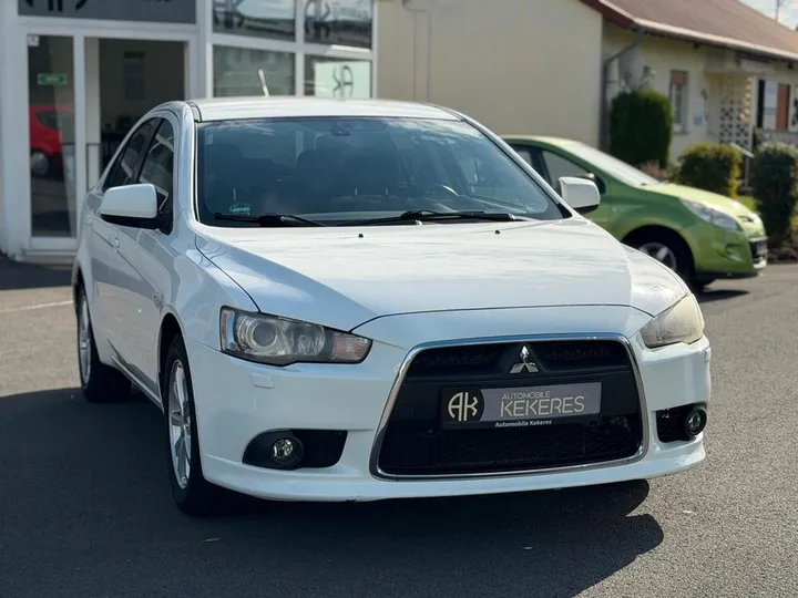 Mitsubishi Lancer