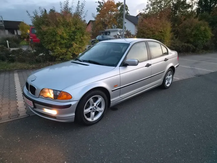 BMW 320