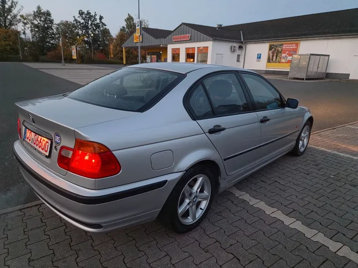 BMW 320