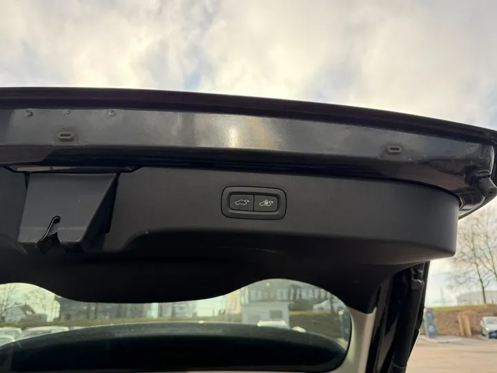 Lynk&Co 01