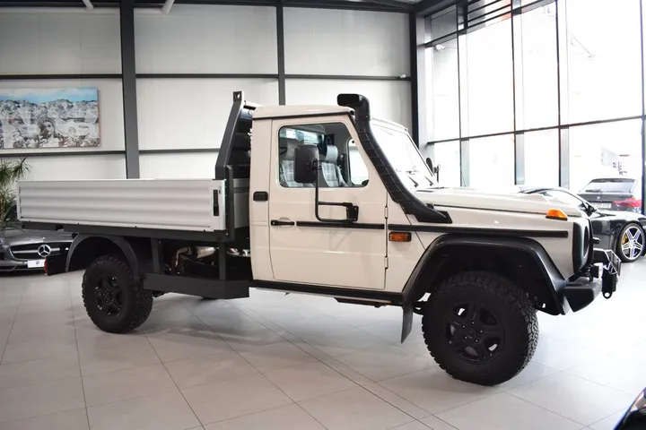 Mercedes-Benz G 300
