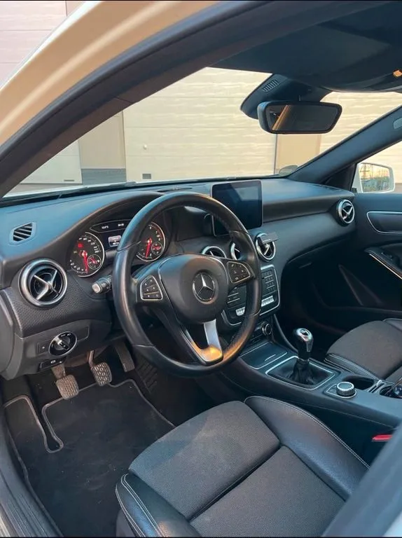 Mercedes-Benz A 180