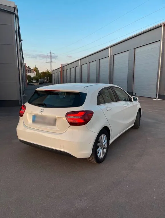Mercedes-Benz A 180