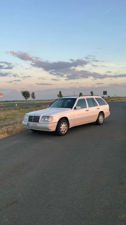 Mercedes-Benz E 220