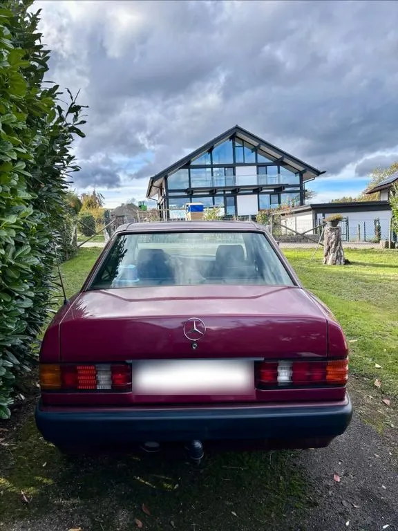 Mercedes-Benz 190