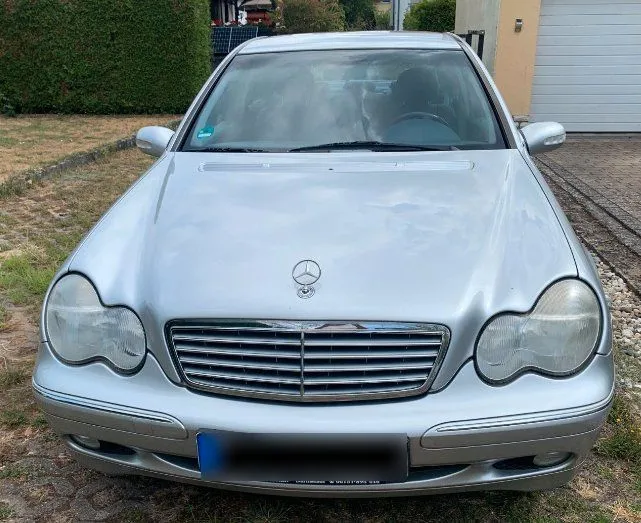 Mercedes-Benz C 240