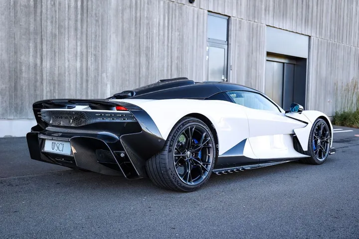 Aston Martin Valhalla