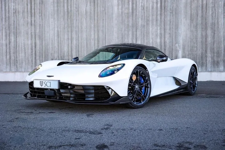Aston Martin Valhalla