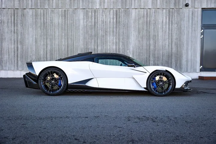 Aston Martin Valhalla