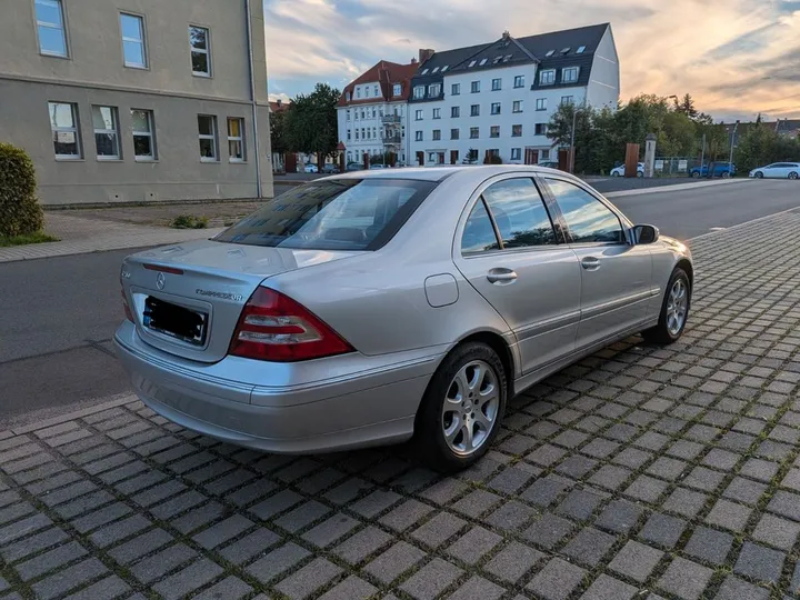 Mercedes-Benz C 200