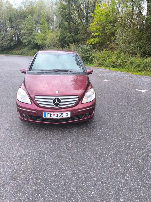 Mercedes-Benz B 200