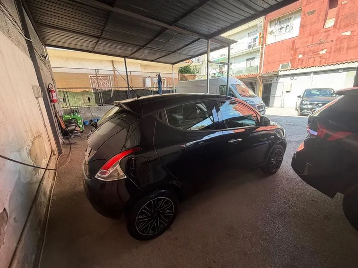 Lancia Ypsilon