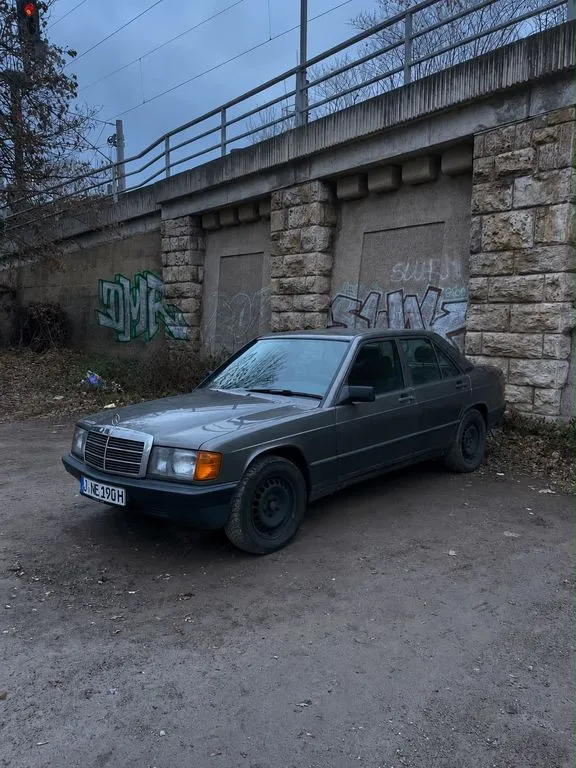 Mercedes-Benz 190