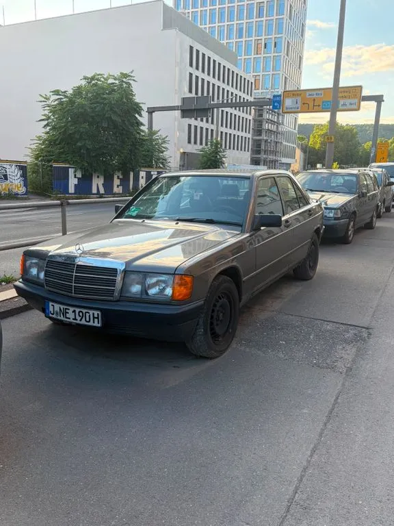 Mercedes-Benz 190