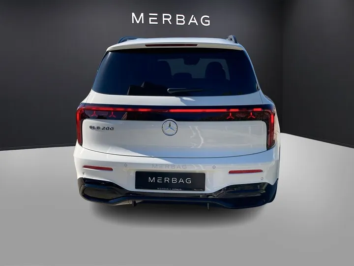 Mercedes-Benz GLB 200