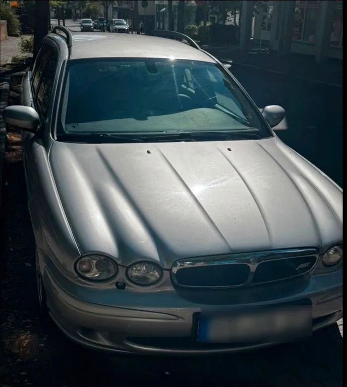 Jaguar X-Type