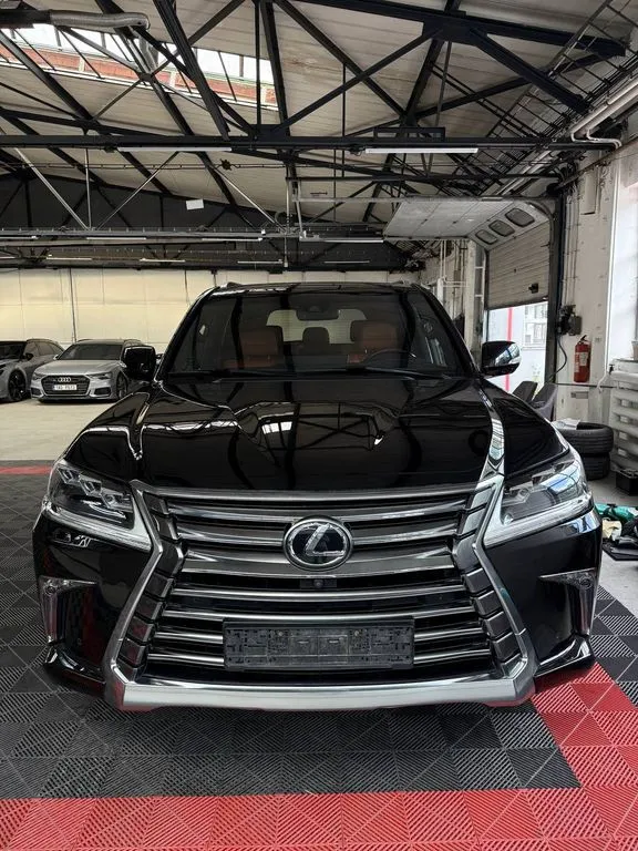 Lexus LX 450