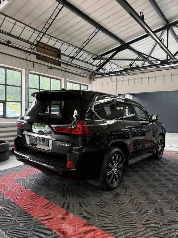 Lexus LX 450