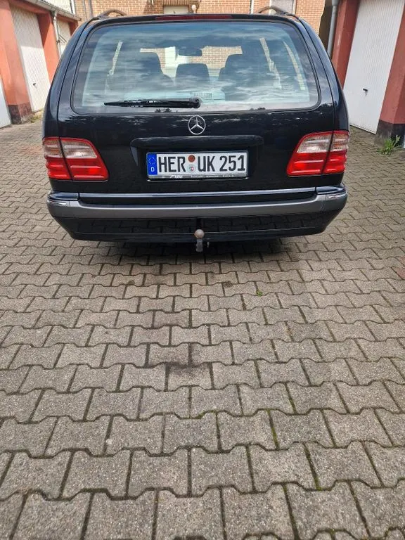 Mercedes-Benz E 280