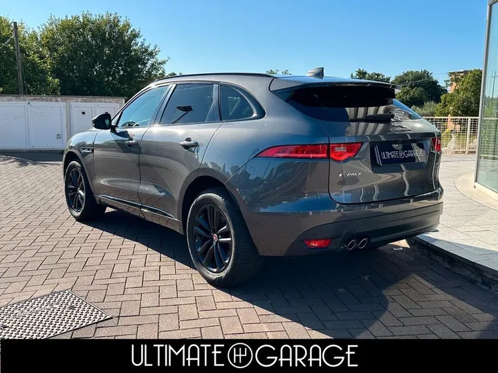 Jaguar F-Pace