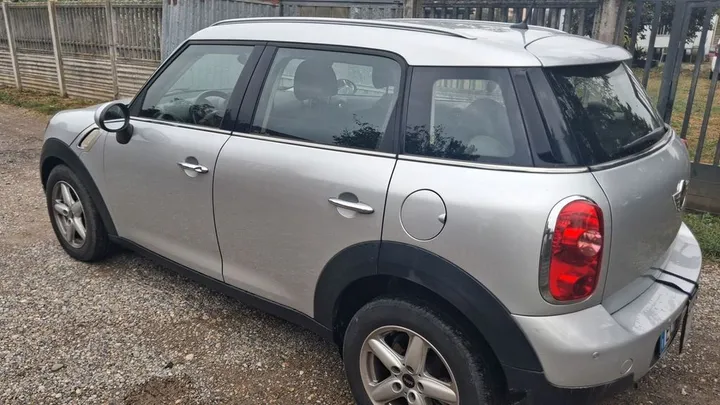 MINI Countryman D (Cooper)