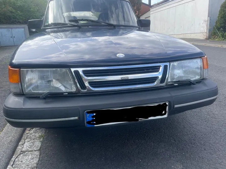 Saab 900