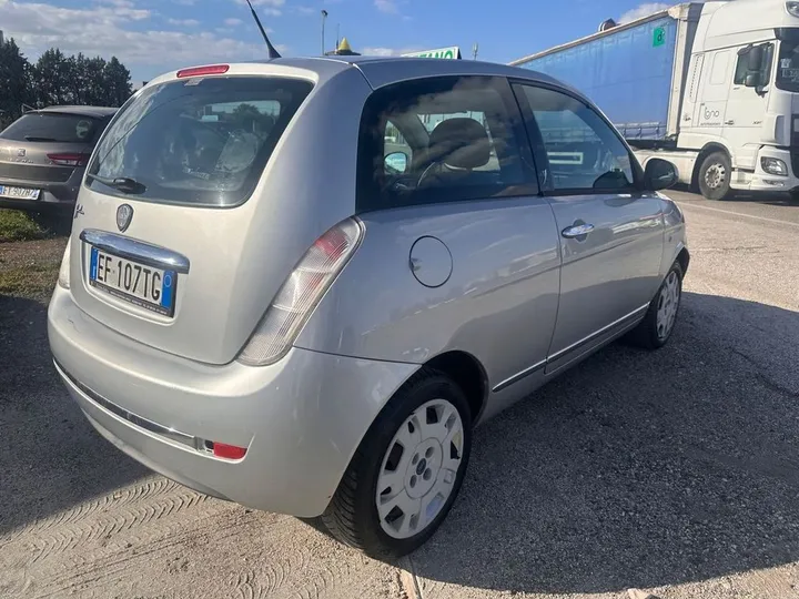 Lancia Ypsilon