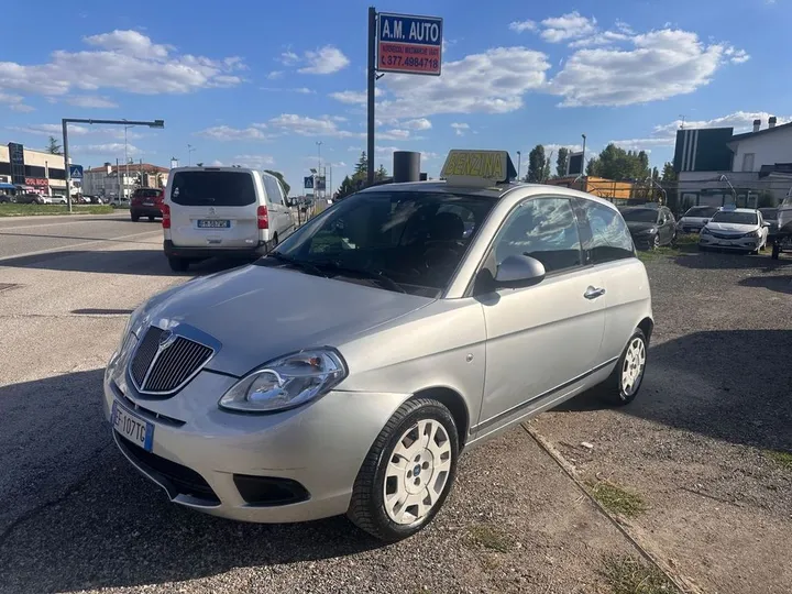 Lancia Ypsilon