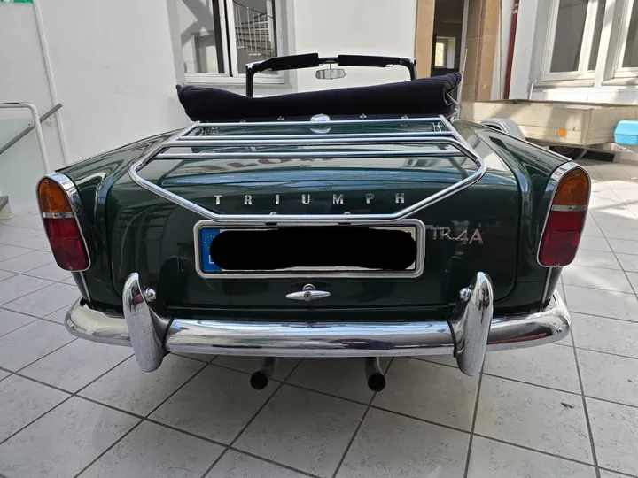 Triumph TR4