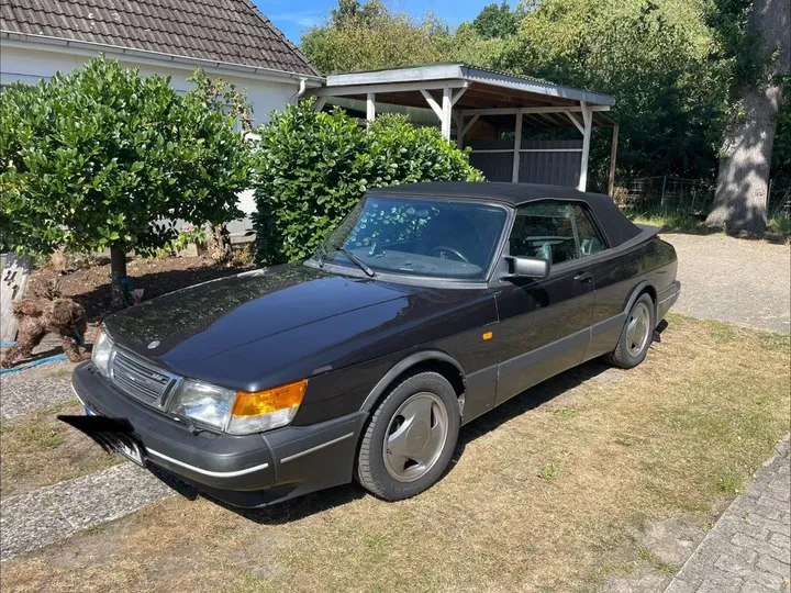 Saab 900
