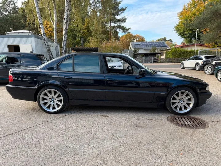BMW 728