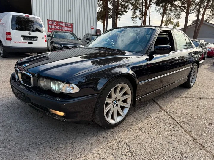 BMW 728