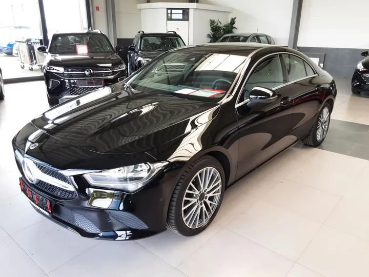 Mercedes-Benz CLA 200