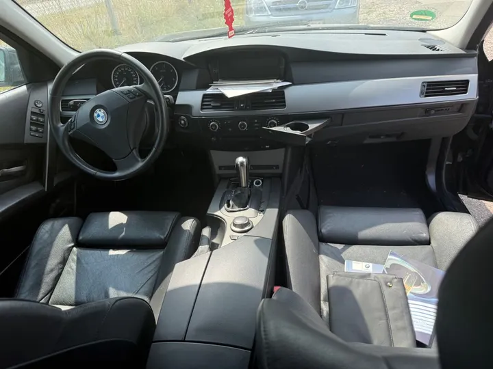BMW 525