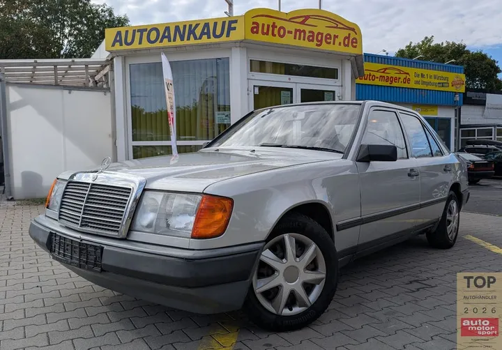 Mercedes-Benz 230