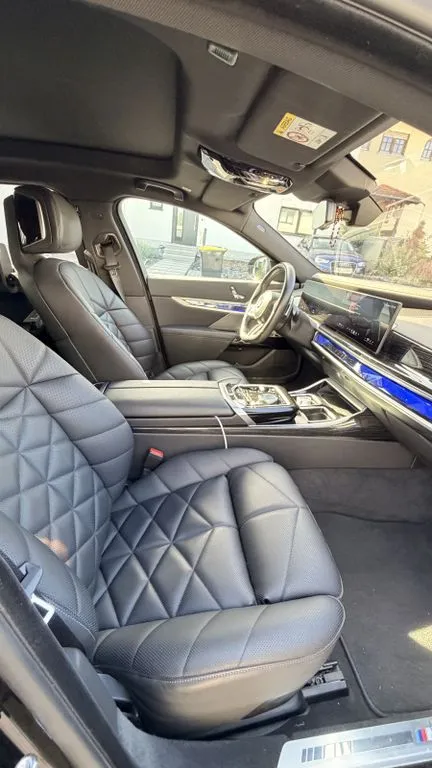 BMW 740