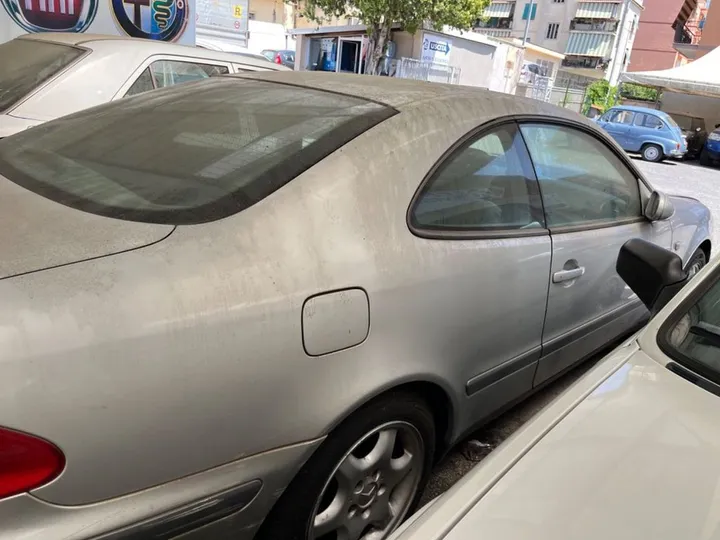 Mercedes-Benz CLK 230