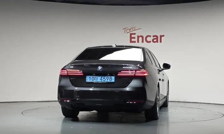 BMW i5