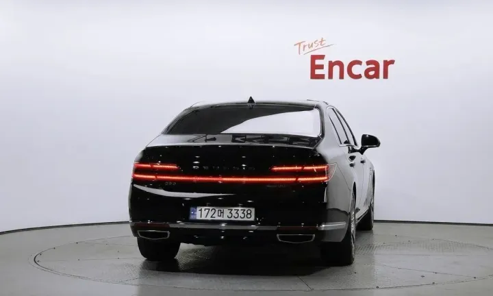 Genesis G90