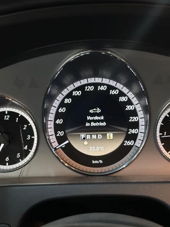 Mercedes-Benz E 220
