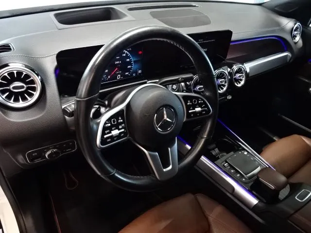 Mercedes-Benz GLB 220