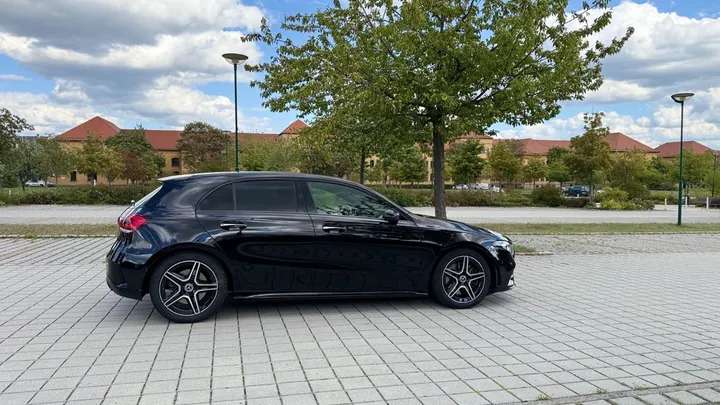 Mercedes-Benz A 220