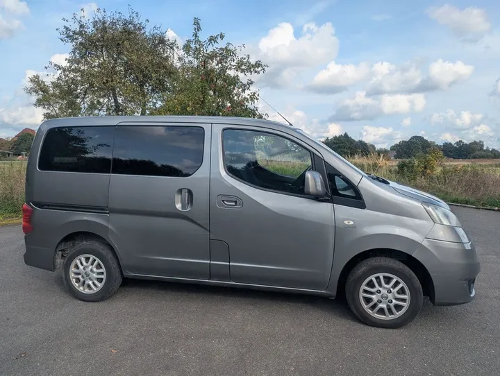 Nissan Evalia