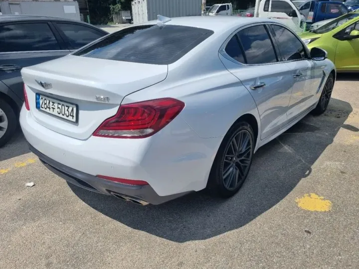 Genesis G70